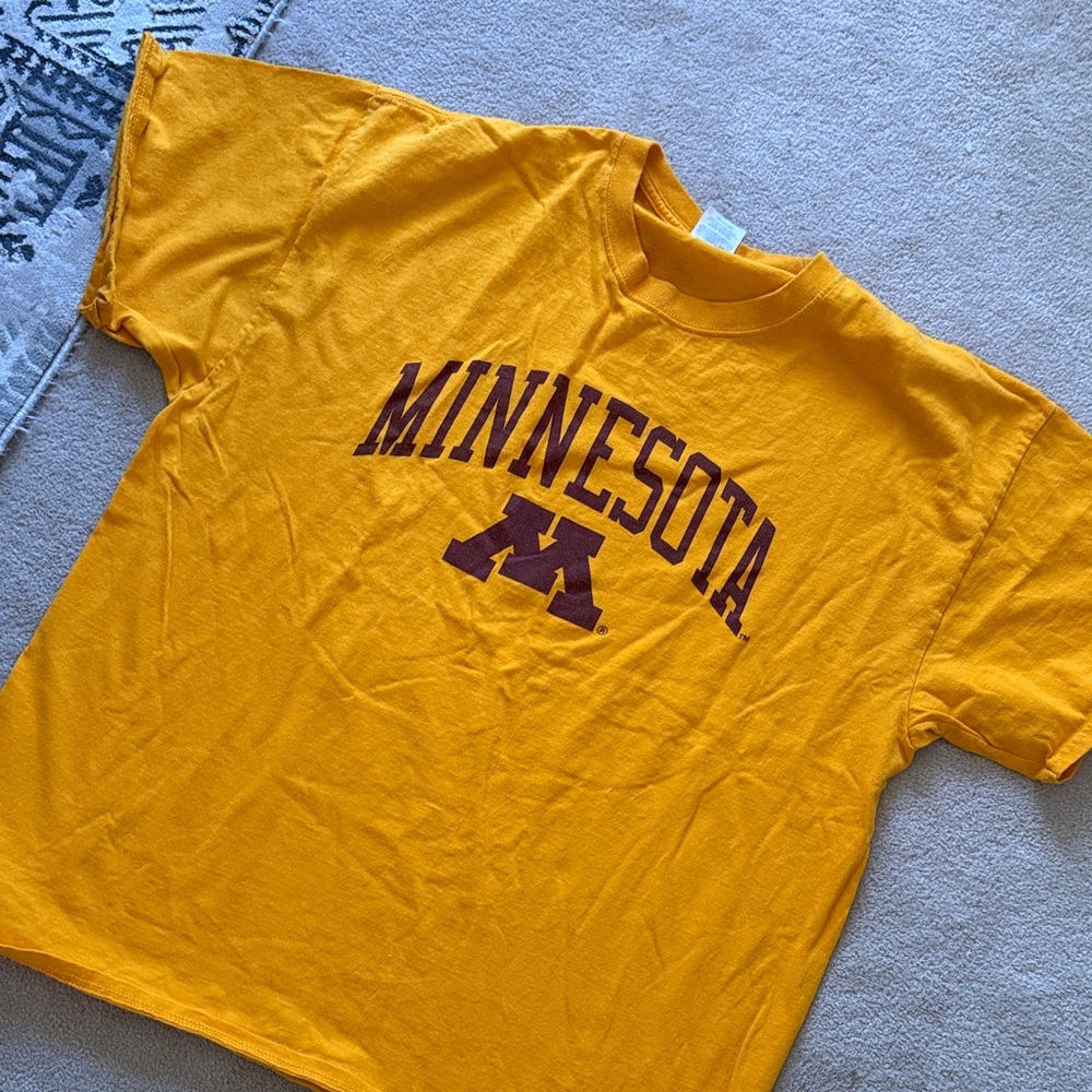 Minnesota Yellow T-Shirt size XL
